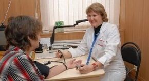 Medición da presión arterial ao nomear ao médico