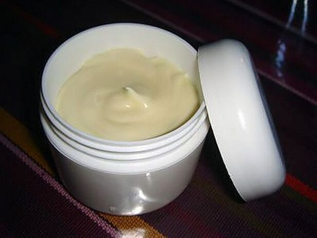 Pomada na casa para a osteocondrose